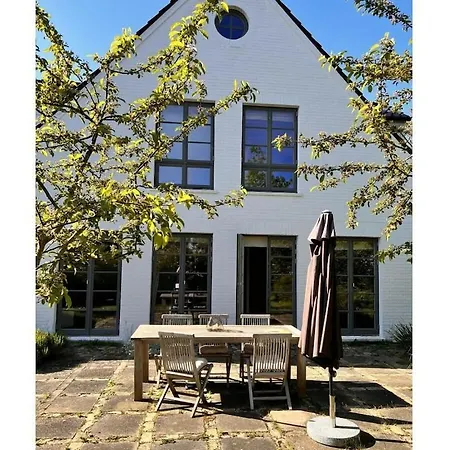 Sommerby Garden Cozy Retreat بيت للعطل