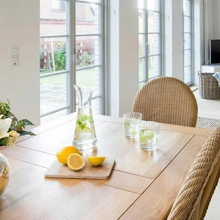 Sommerby Garden Cozy Retreat